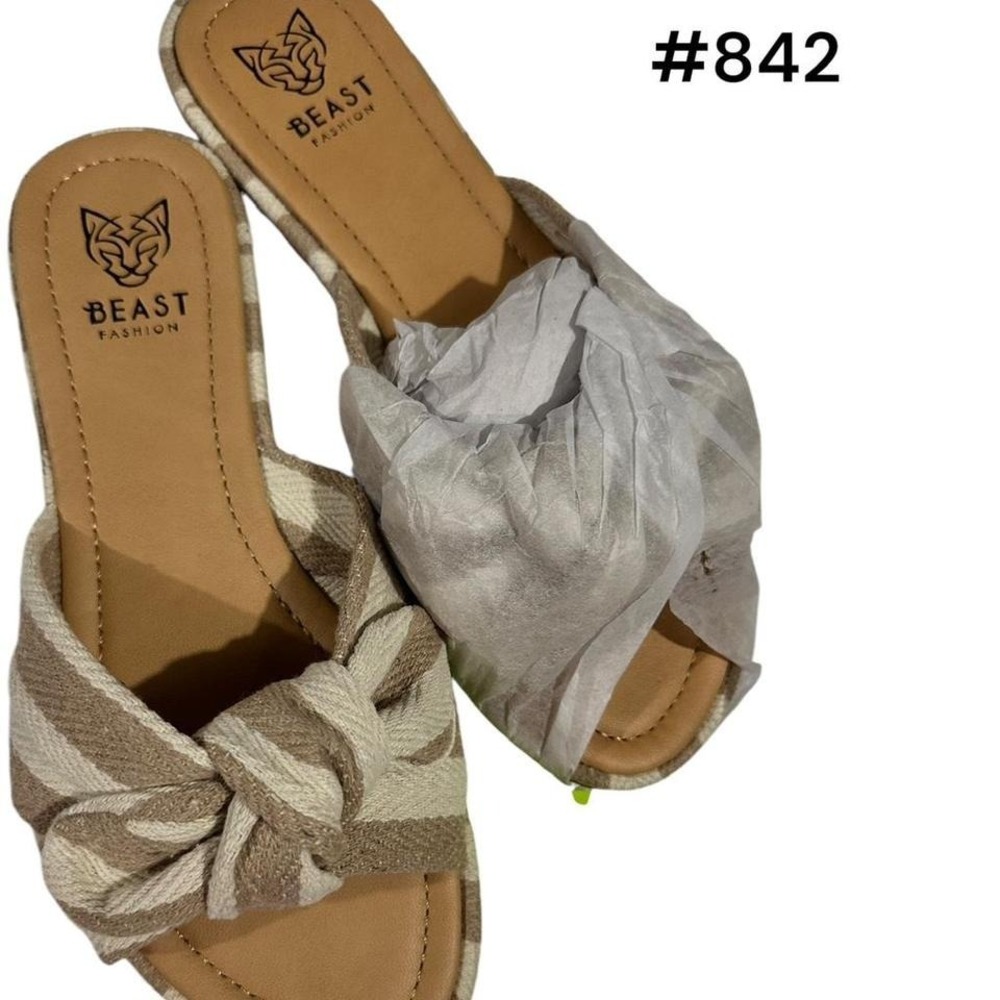 New Tan &‎ Cream Beast Slides Size 8
